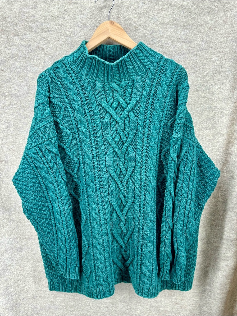 VTG hand knitted the limited chunky sweater cable knit teal large fisherman